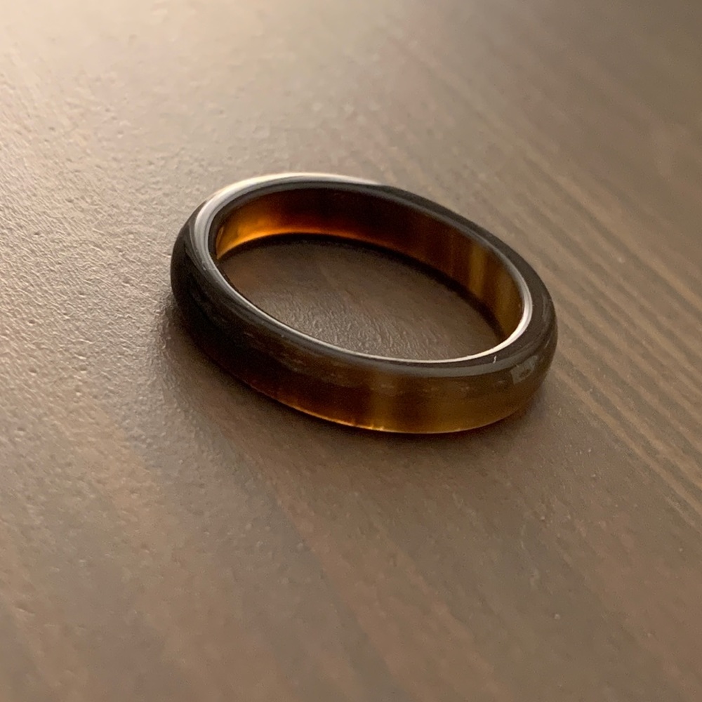 Ring, size 7.